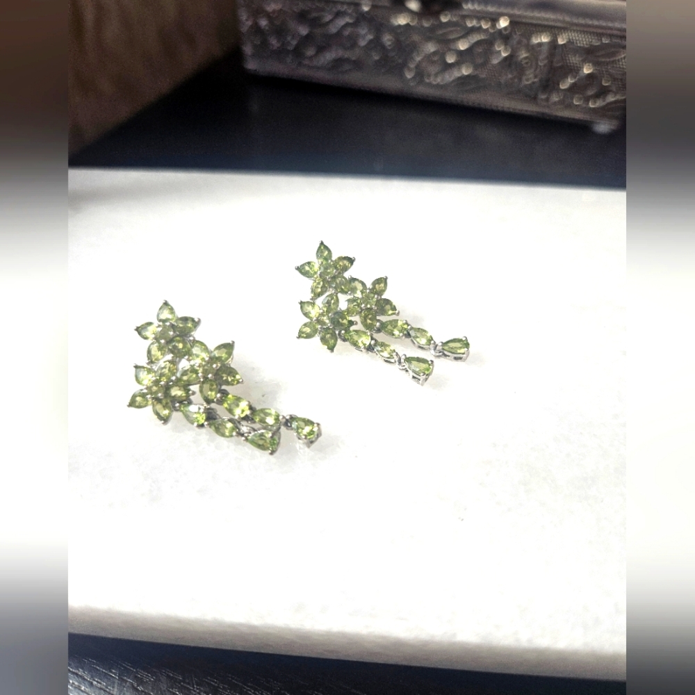 Natural Arizona Peridot Dangling Earrings